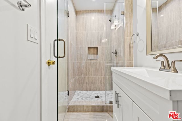 330 E Dryden Street 18, Glendale, CA 91207