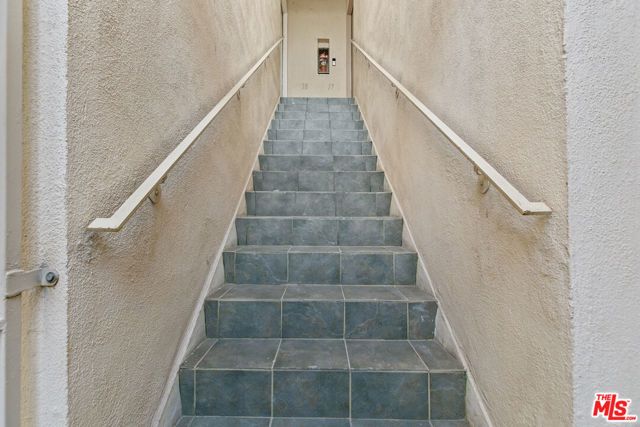 330 E Dryden Street 18, Glendale, CA 91207