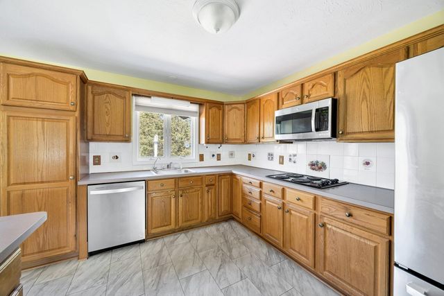 33 Thatchers Lane, Teaticket, MA 02536