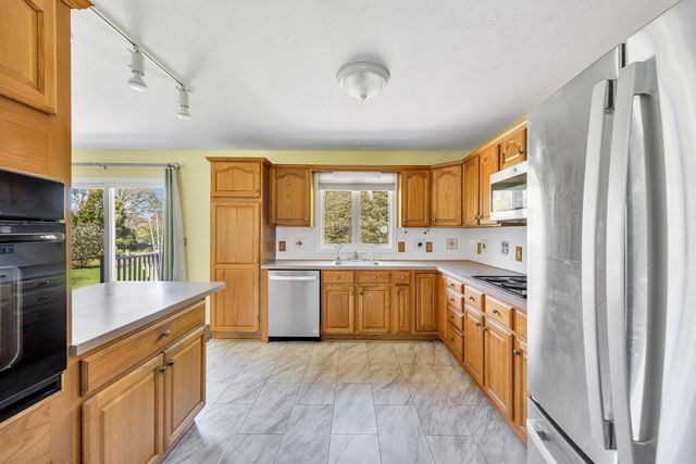 33 Thatchers Lane, Teaticket, MA 02536