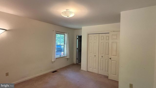 86 ROBIN LN, Harpers Ferry, WV 25425