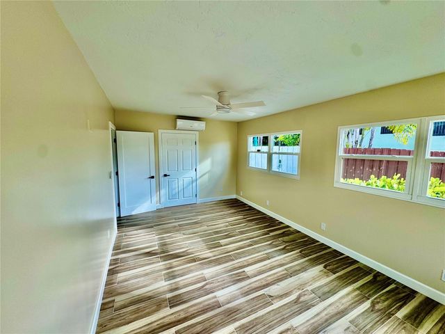 1500 CARSON CIRCLE NE, St Petersburg, FL 33703