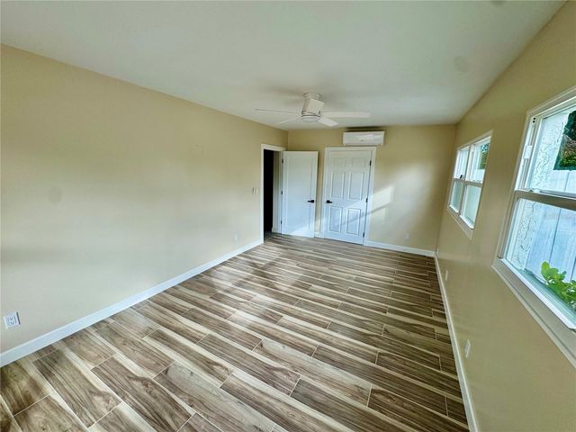 1500 CARSON CIRCLE NE, St Petersburg, FL 33703