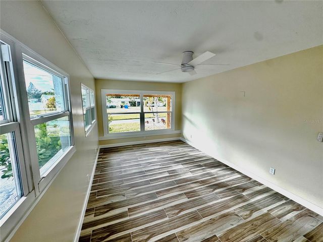 1500 CARSON CIRCLE NE, St Petersburg, FL 33703