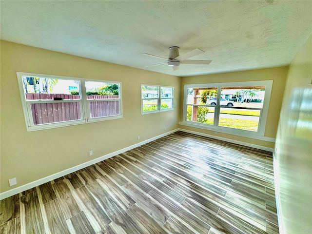 1500 CARSON CIRCLE NE, St Petersburg, FL 33703