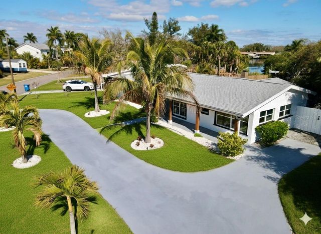 1500 CARSON CIRCLE NE, St Petersburg, FL 33703