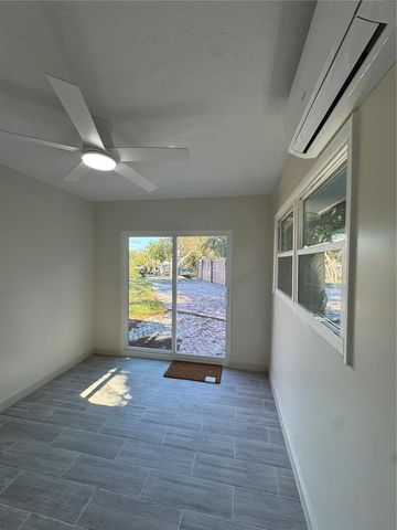 1500 CARSON CIRCLE NE, St Petersburg, FL 33703