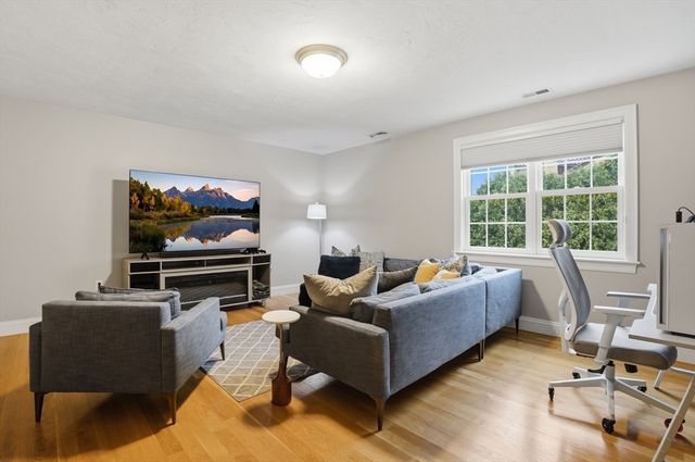 531 Salisbury Street, Worcester, MA 01609