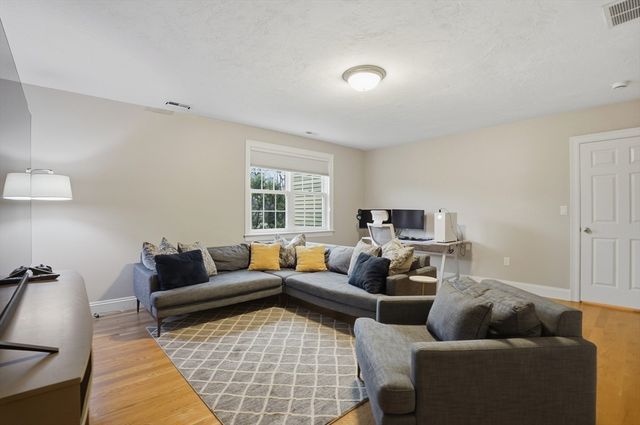 531 Salisbury Street, Worcester, MA 01609