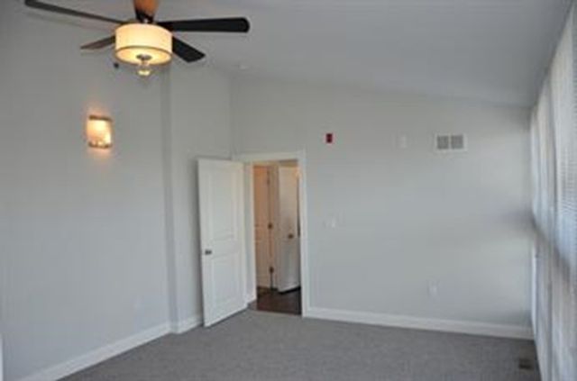 6 Admiral's Way 5, Chelsea, MA 02150