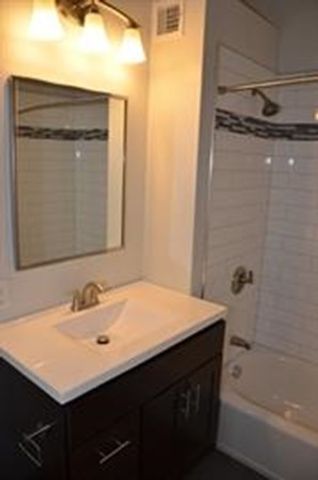 6 Admiral's Way 5, Chelsea, MA 02150