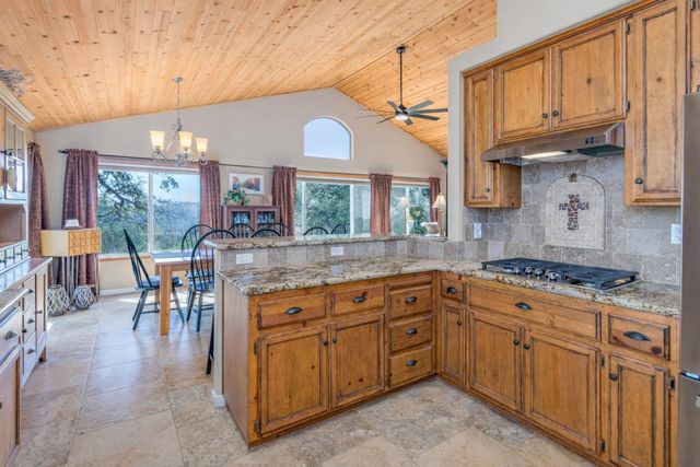 9290 Cramer Rd, Auburn, CA 95602