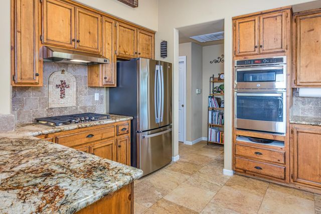 9290 Cramer Rd, Auburn, CA 95602