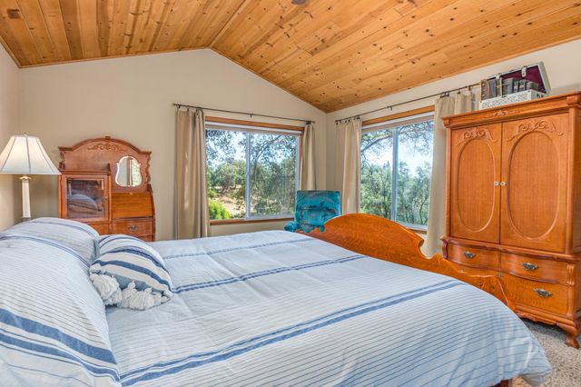 9290 Cramer Rd, Auburn, CA 95602