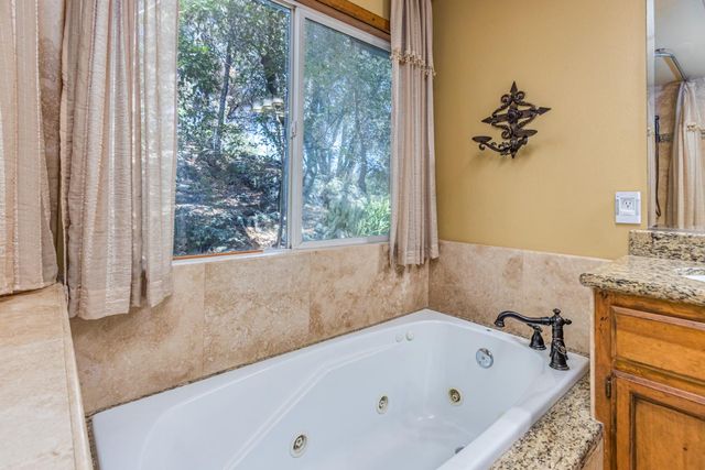 9290 Cramer Rd, Auburn, CA 95602