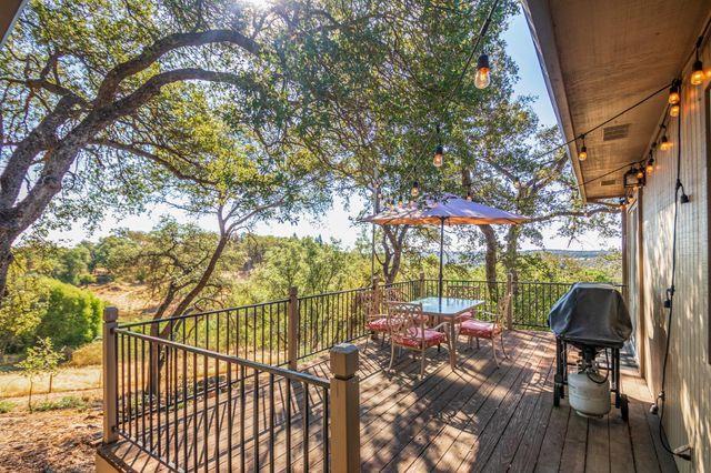 9290 Cramer Rd, Auburn, CA 95602