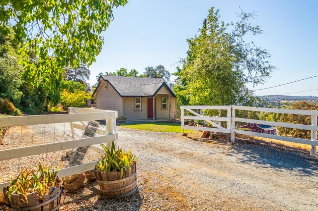 9290 Cramer Rd, Auburn, CA 95602