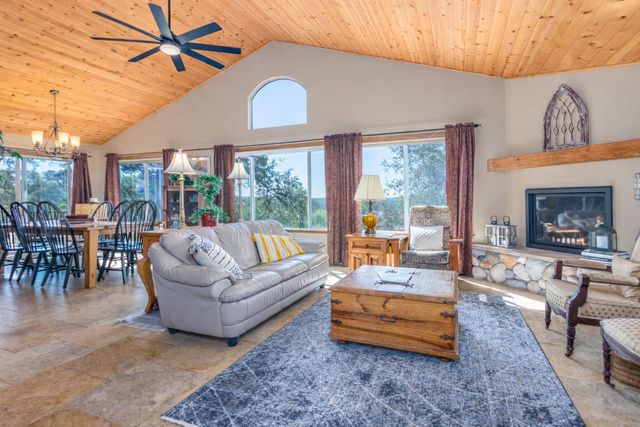 9290 Cramer Rd, Auburn, CA 95602