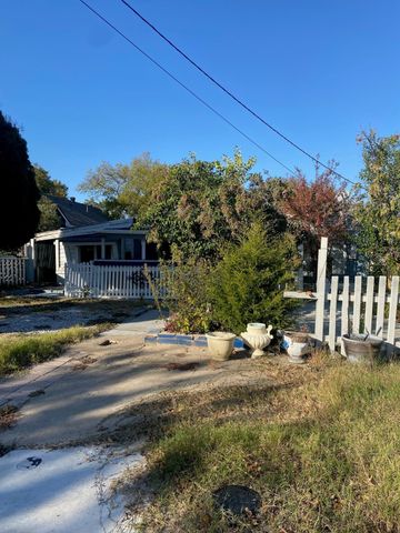 1629 Walmsley Avenue, Dallas, TX 75208