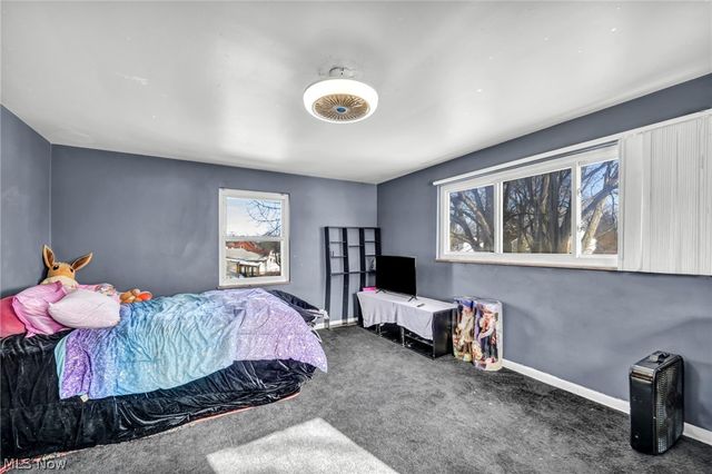 4035 Victory Boulevard, Cleveland, OH 44135