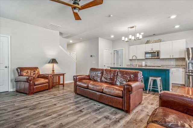 1304 Rosewood Dr, White House, TN 37188