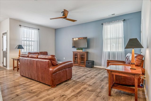 1304 Rosewood Dr, White House, TN 37188