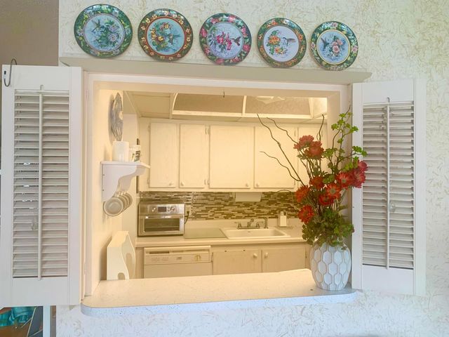 169 Sheffield G, West Palm Beach, FL 33417