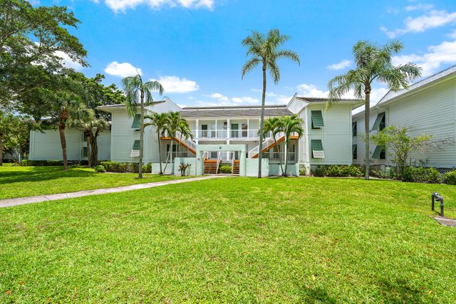 261 Cypress Point Drive, Palm Beach Gardens, FL 33418