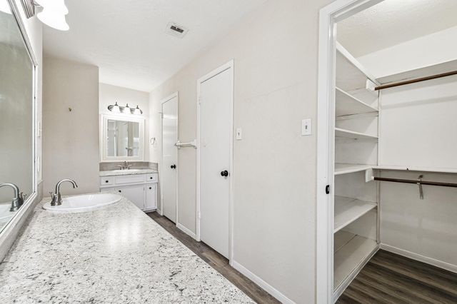 3013 Bee Cave Drive, Missouri City, TX 77459