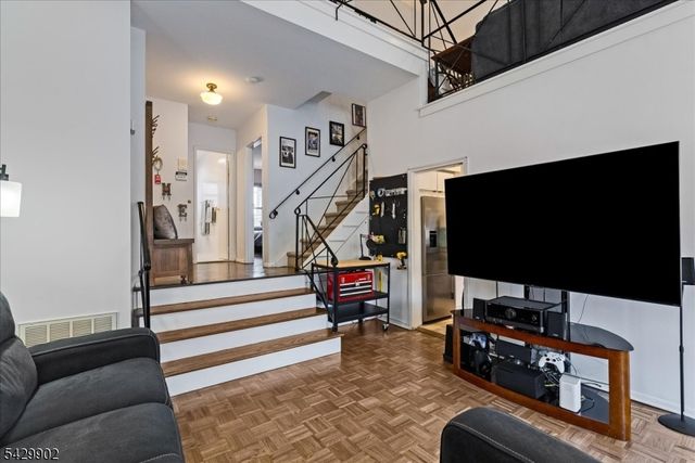 361 Claremont Ave 11, Montclair Twp., NJ 07042