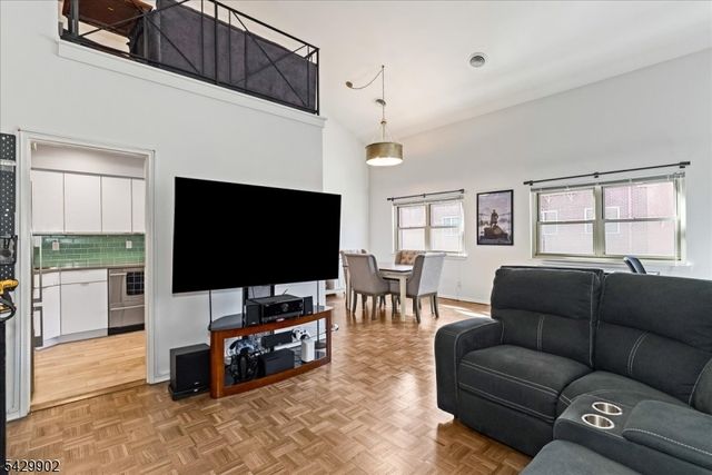 361 Claremont Ave 11, Montclair Twp., NJ 07042