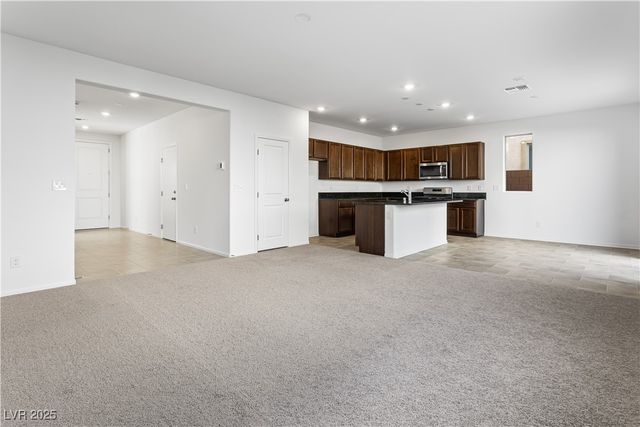 7482 Lodano Avenue, Las Vegas, NV 89113