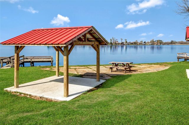 738 W Cattle, Onalaska, TX 77360