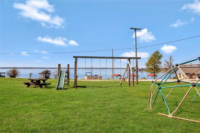 738 W Cattle, Onalaska, TX 77360