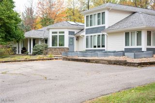 11240 Stratford Ridge Lane, Chardon, OH 44024