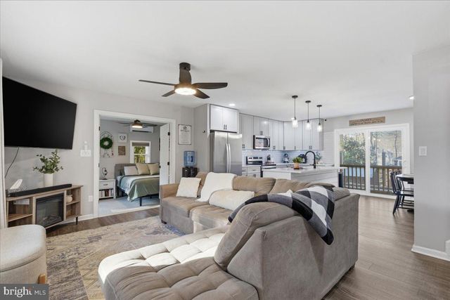 527 DILLON DR, Lusby, MD 20657