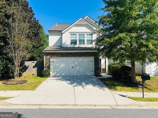 40 Newnan Lakes Drive, Newnan, GA 30263
