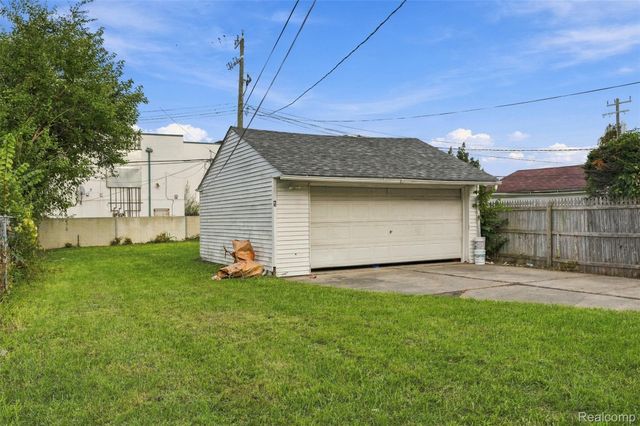 20076 Winthrop Street, Detroit, MI 48235