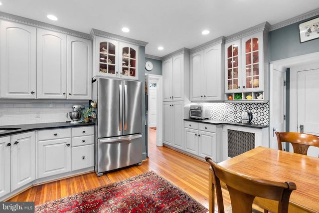 305 COLLEGE PL, Frederick, MD 21701