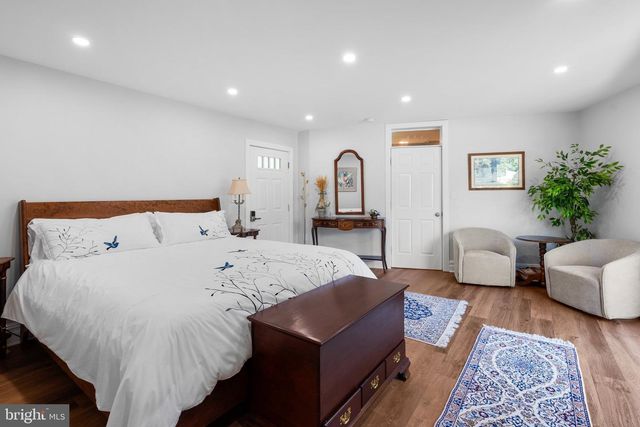305 COLLEGE PL, Frederick, MD 21701