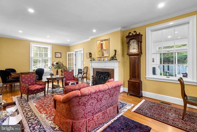 305 COLLEGE PL, Frederick, MD 21701
