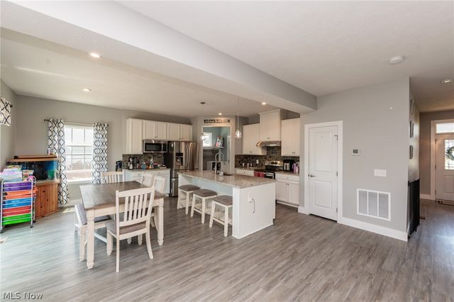 6215 Hooper Drive, Medina, OH 44256