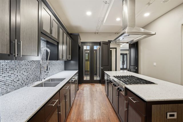 2613 Museum Way, Fort Worth, TX 76107