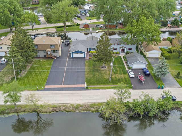 715 Monterrey Terrace, Mchenry, IL 60050