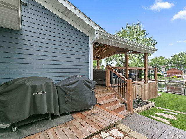 715 Monterrey Terrace, Mchenry, IL 60050