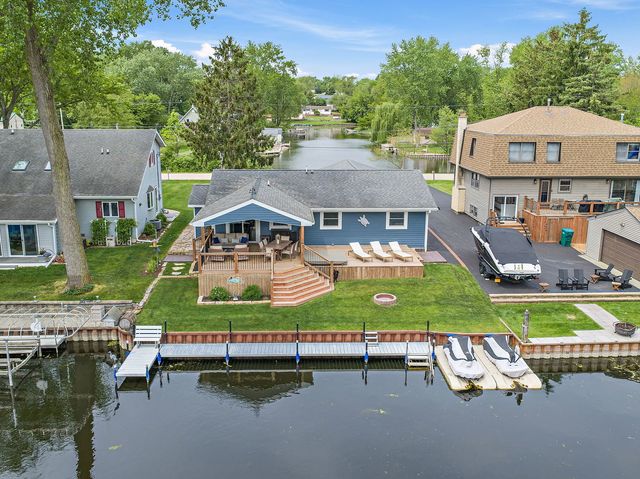 715 Monterrey Terrace, Mchenry, IL 60050