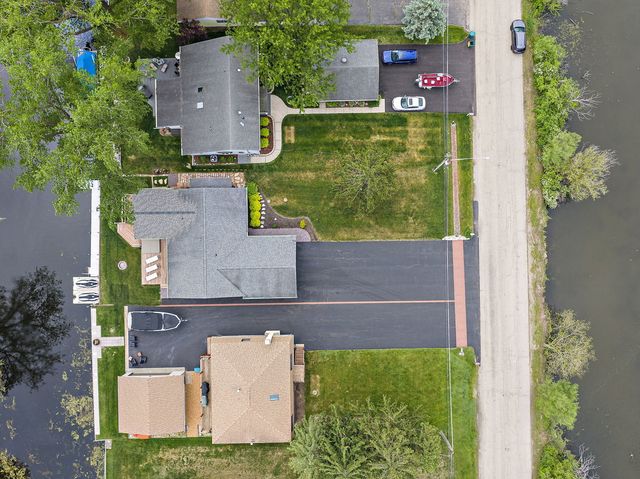 715 Monterrey Terrace, Mchenry, IL 60050