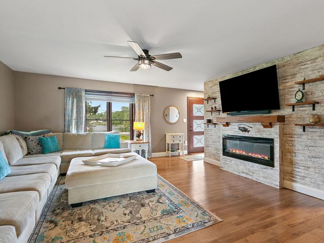 715 Monterrey Terrace, Mchenry, IL 60050