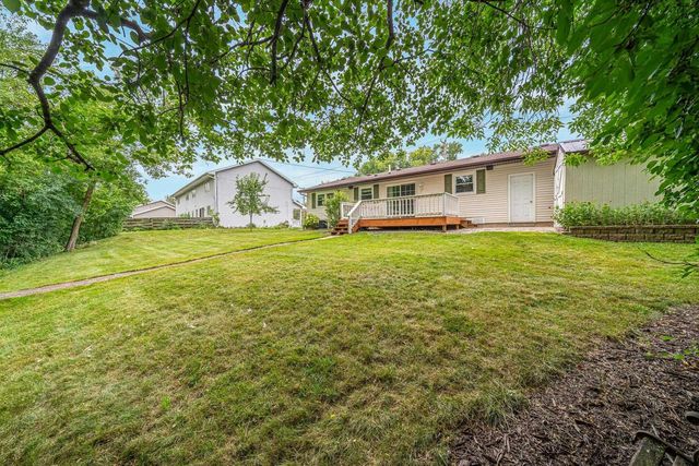 1205 MANITOWOC ROAD, Menasha, WI 54952