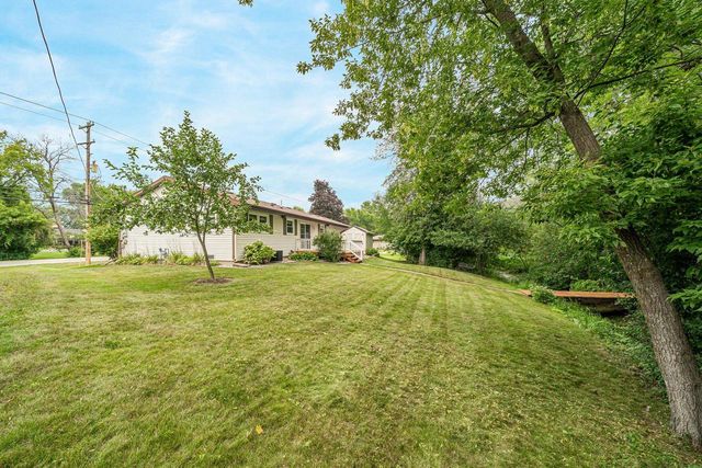 1205 MANITOWOC ROAD, Menasha, WI 54952